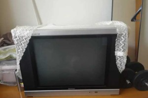 看了十多年的旧电视卖20元，60寸坏电视卖50元，坏了的东西不值钱